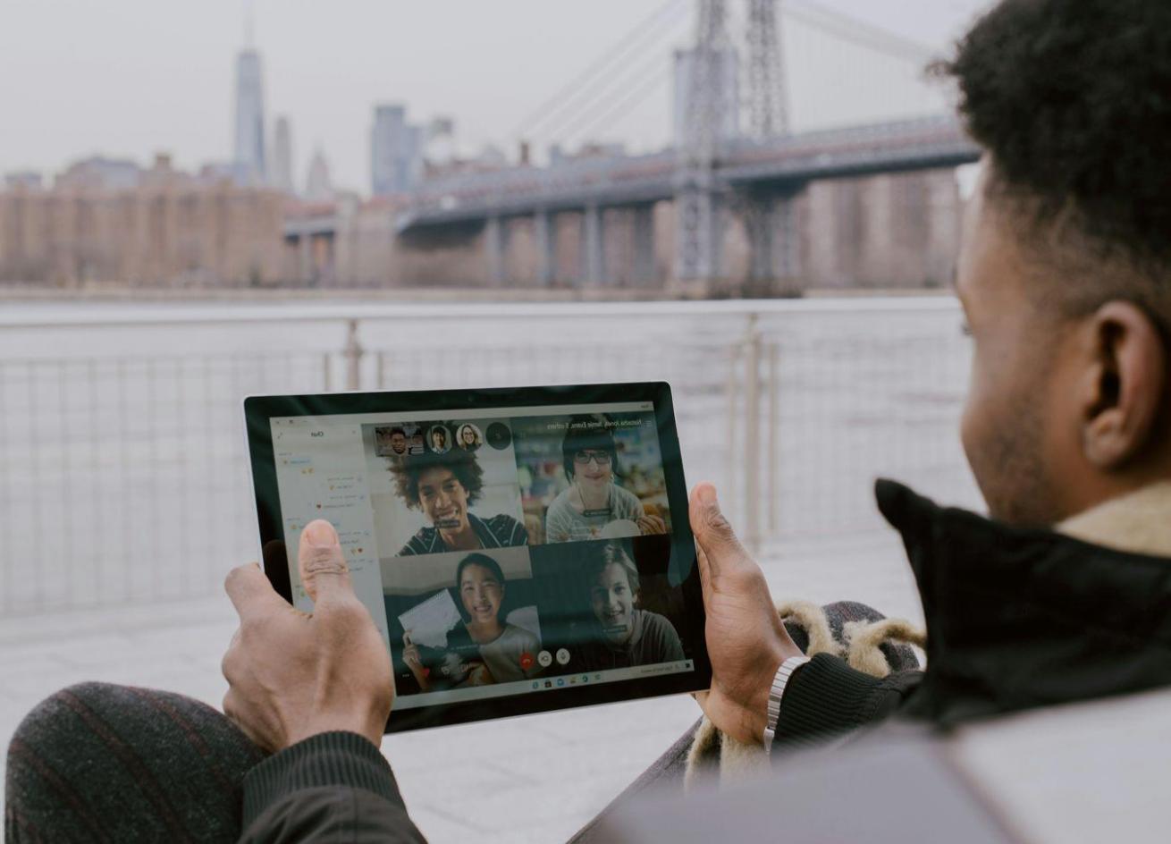 Moderne Büroräume von sornavilexo mit persönlicher Beratungsatmosphäre